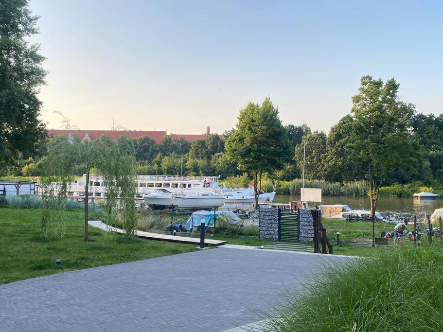 Art Marina Nad Rzeka Z Bezplatnym Parkingiem Lägenhet Wrocław Exteriör bild